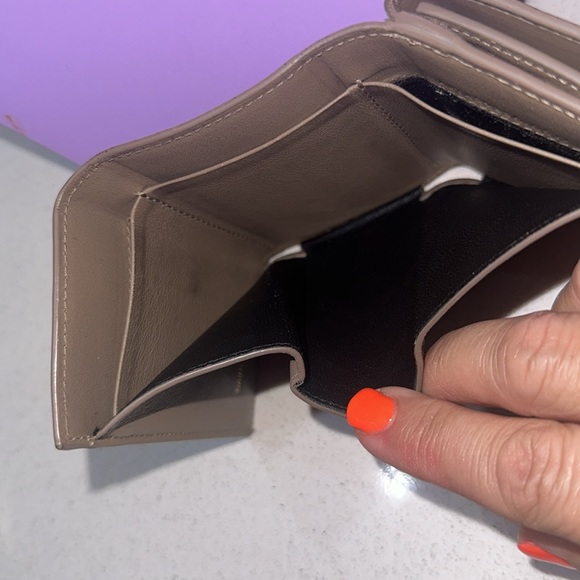 SAINT LAURENT FOLD PURSE Mini Wallet YSL TAUPE Leather - Picture 8 of 9